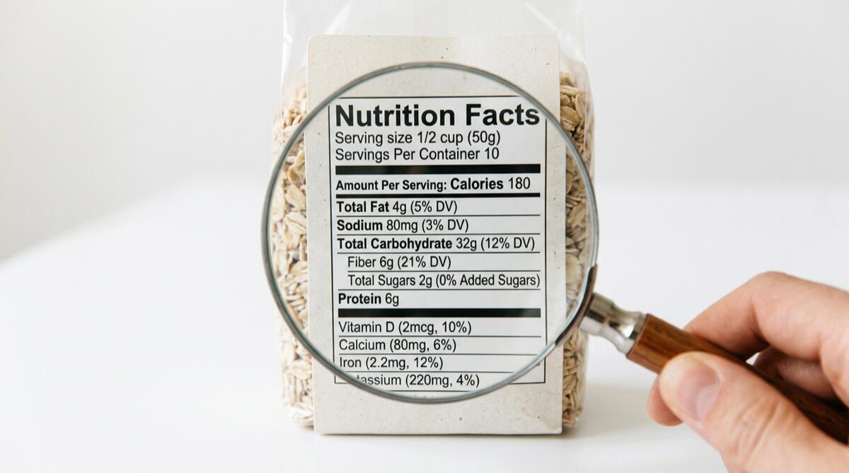 Jak czytać etykiety żywieniowe jak profesjonalista: Kompletny przewodnik